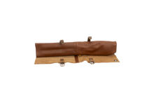 Carica l'immagine nel visualizzatore di Gallery, Rotolo portacoltelli in pelle